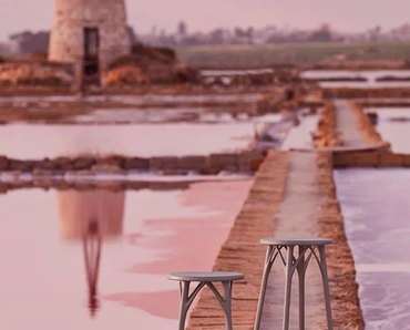 Sgabello AI Stool Light di Kartell