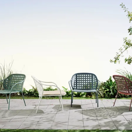 Poltroncina in acciaio Brise di Gervasoni