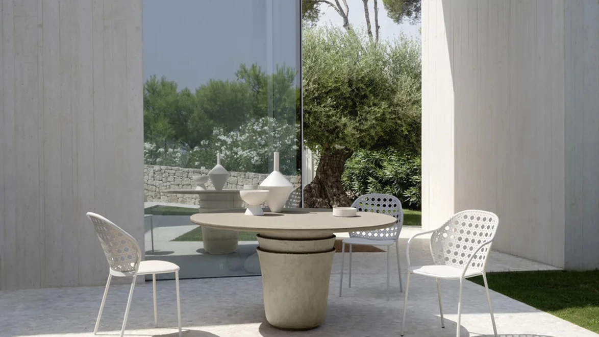 Tavolo in terracotta Kasane di Gervasoni