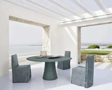 Tavolo Noa in resina spatolata di Gervasoni