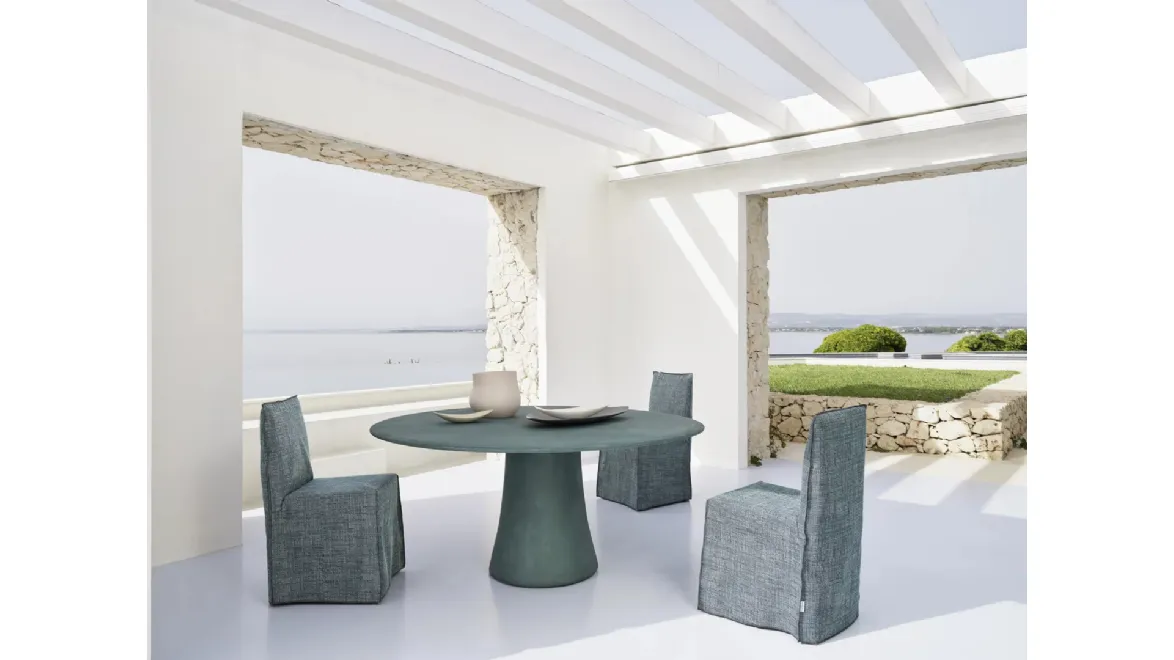 Tavolo Noa in resina spatolata di Gervasoni