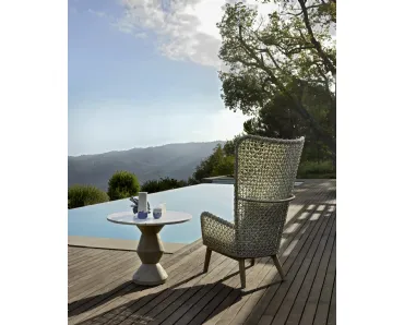 Poltroncina bergere Panda realizzata con fibra sintetica di polietilene intrecciata di Gervasoni