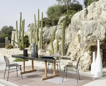 Tavolo Torii in vetro di Gervasoni