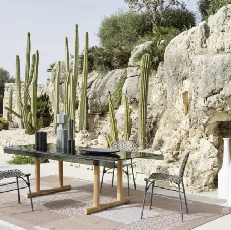 Tavolo Torii in vetro di Gervasoni